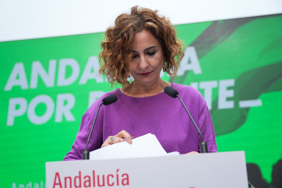 María Jesús Montero defiende que el rescate de Air Europa fue «impoluto» y niega mediación del «entorno» de Sánchez