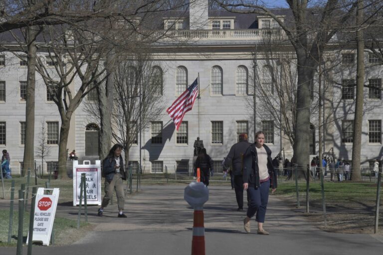 La Administración Trump reclama ahora a Harvard sus datos sobre donaciones procedentes del extranjero