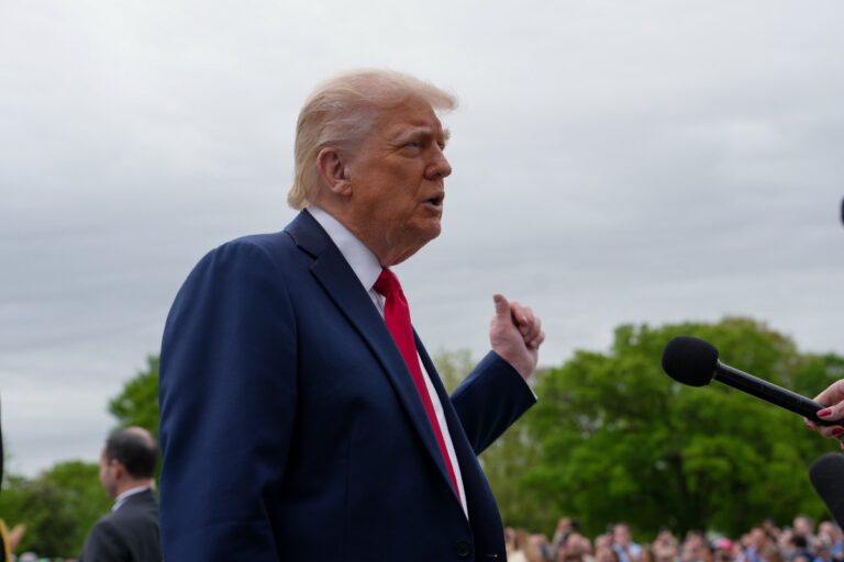 Trump resalta la buena marcha de las negociaciones sobre el acuerdo nuclear con Irán: «Veremos cómo funciona»