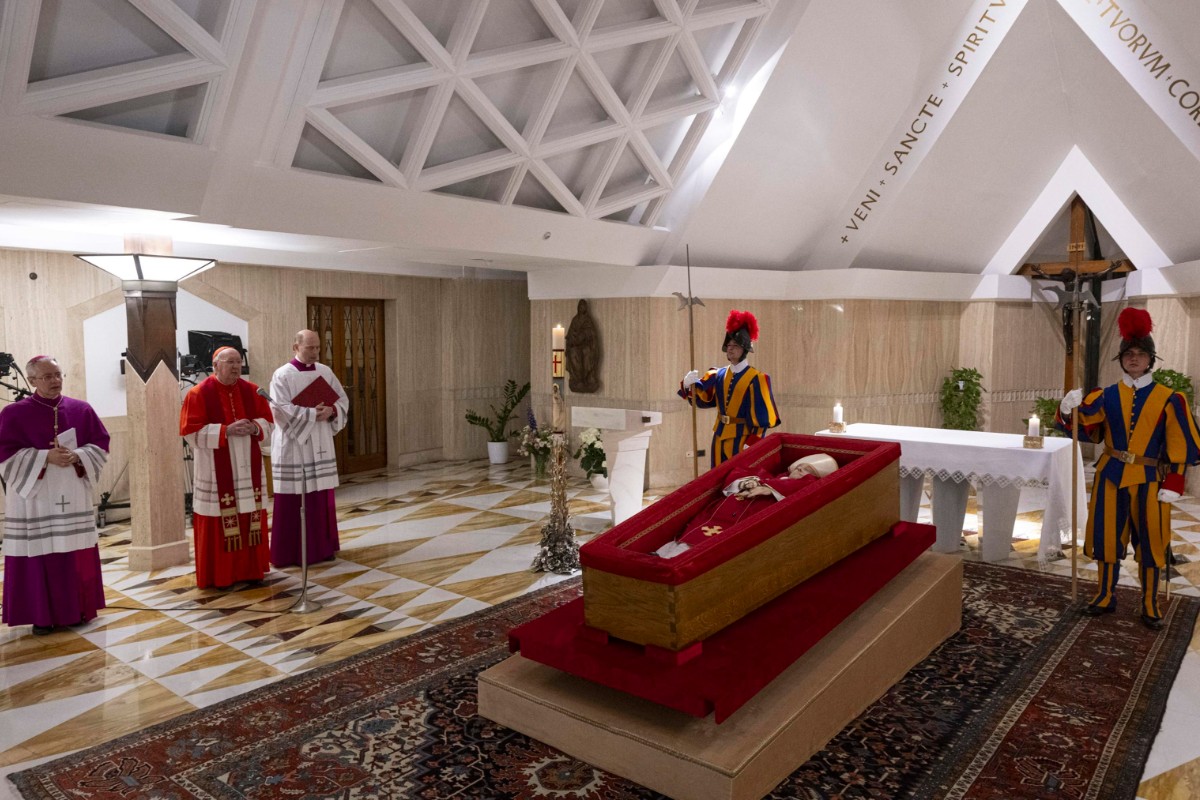 El Papa Francisco es trasladado este miércoles a la Basílica de San Pedro