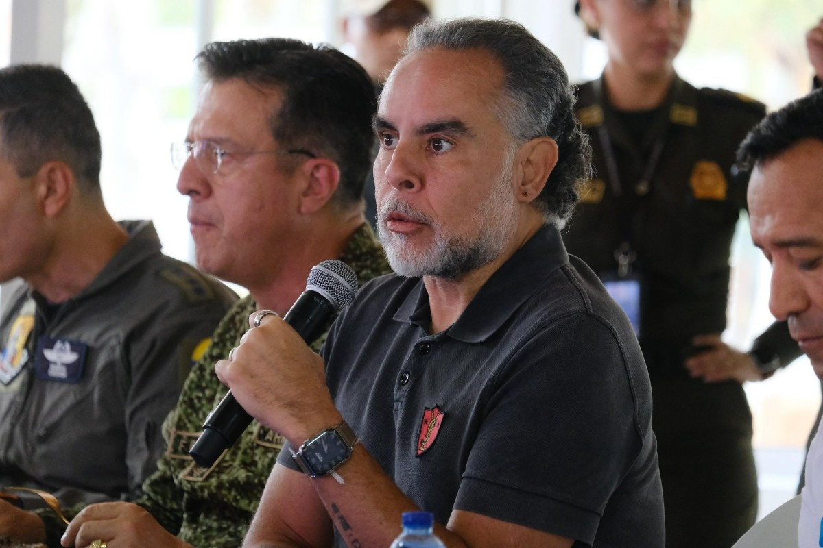 El ministro de Interior de Colombia reconoce sus problemas con el alcohol y las drogas: «Yo no quisiera ser adicto, pero lo soy»