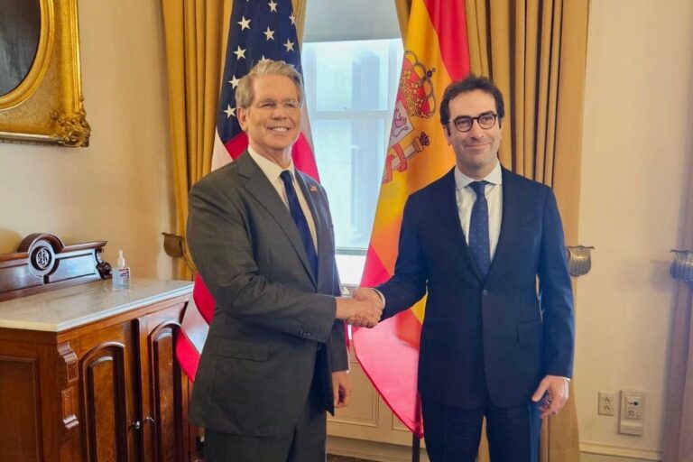 El déficit comercial de España con los Estados Unidos aumenta un 32% hasta febrero