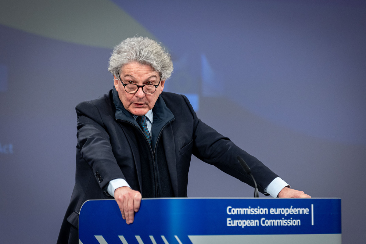 La Administración Trump prohíbe al excomisario europeo Thierry Breton entrar en EEUU por imponer la censura en las redes: «No es bienvenido»