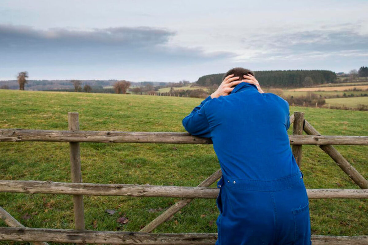 Un informe de la Comisión Europea desvela que un agricultor se suicida cada dos días en Francia ante la imposición del Pacto Verde