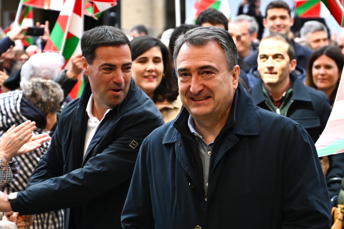 Aitor Esteban (PNV) aplaude y asume la islamización del País Vasco: afirma que no sabe si su sucesor «se apellidará Agirregomezkorta o Hasán»