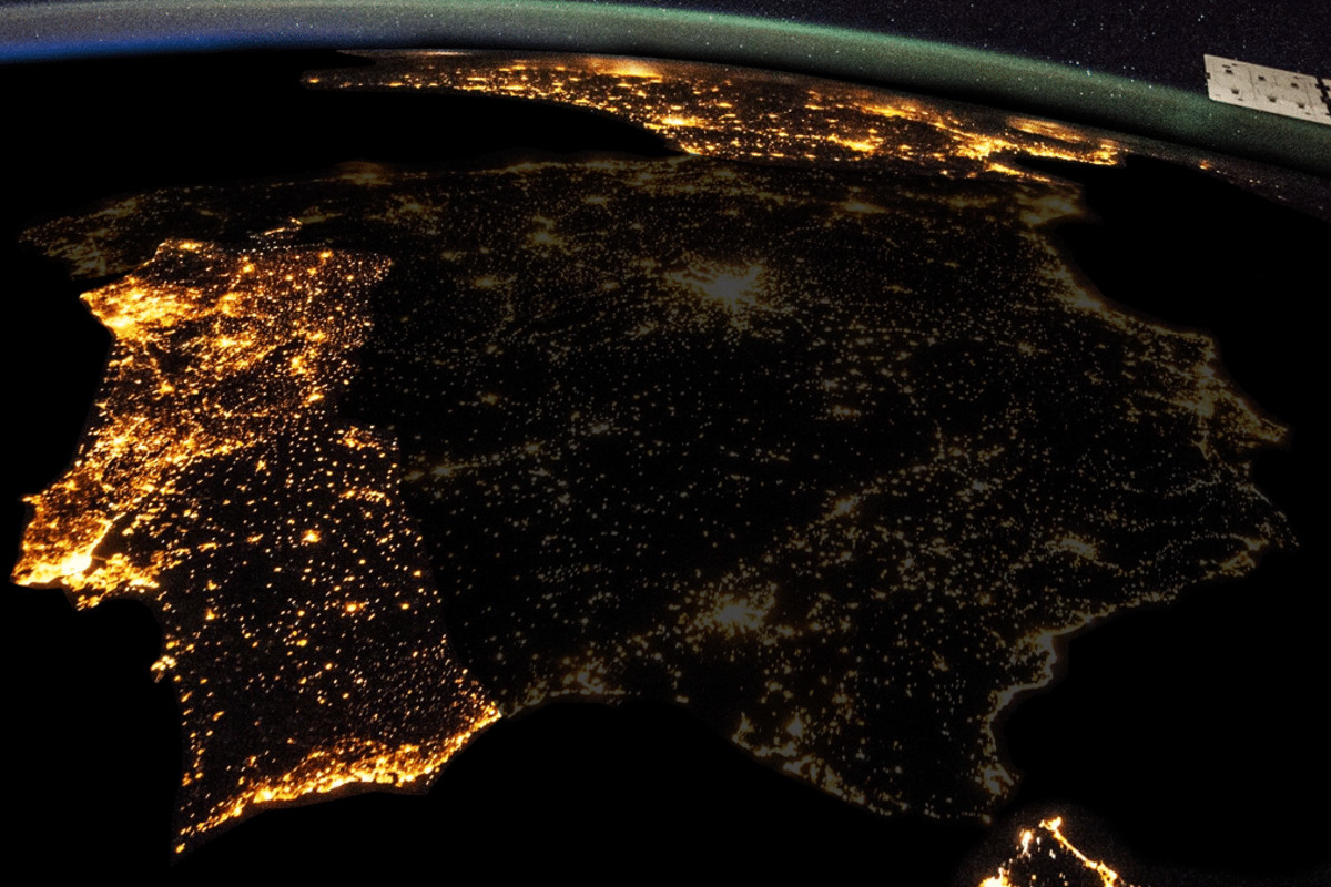 Apagón generalizado en toda la península por primera vez en la historia: miles de usuarios reportan falta de suministro eléctrico