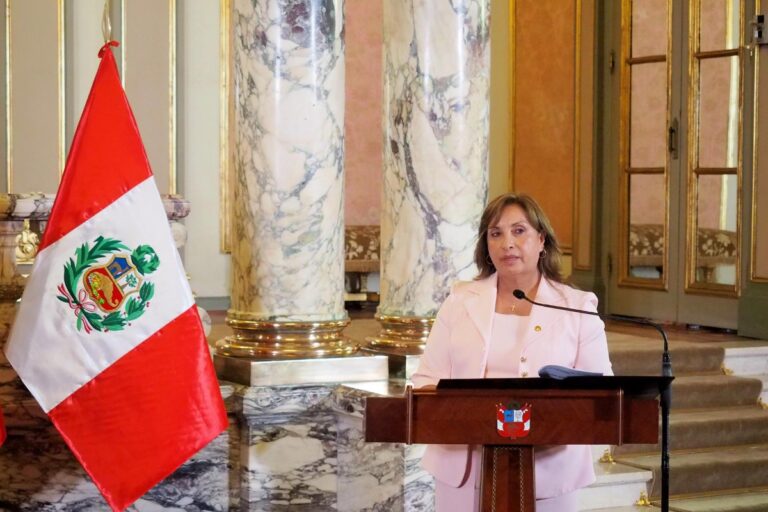 El Congreso de Perú rechaza autorizar el viaje de Boluarte al funeral del Papa Francisco en el Vaticano