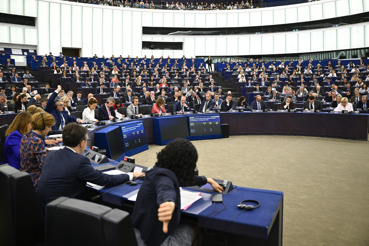 Indignación de los agricultores españoles con PP y PSOE tras aprobar en la UE nuevos aranceles a fertilizantes rusos: «Cargan sobre nuestros hombros las sanciones»