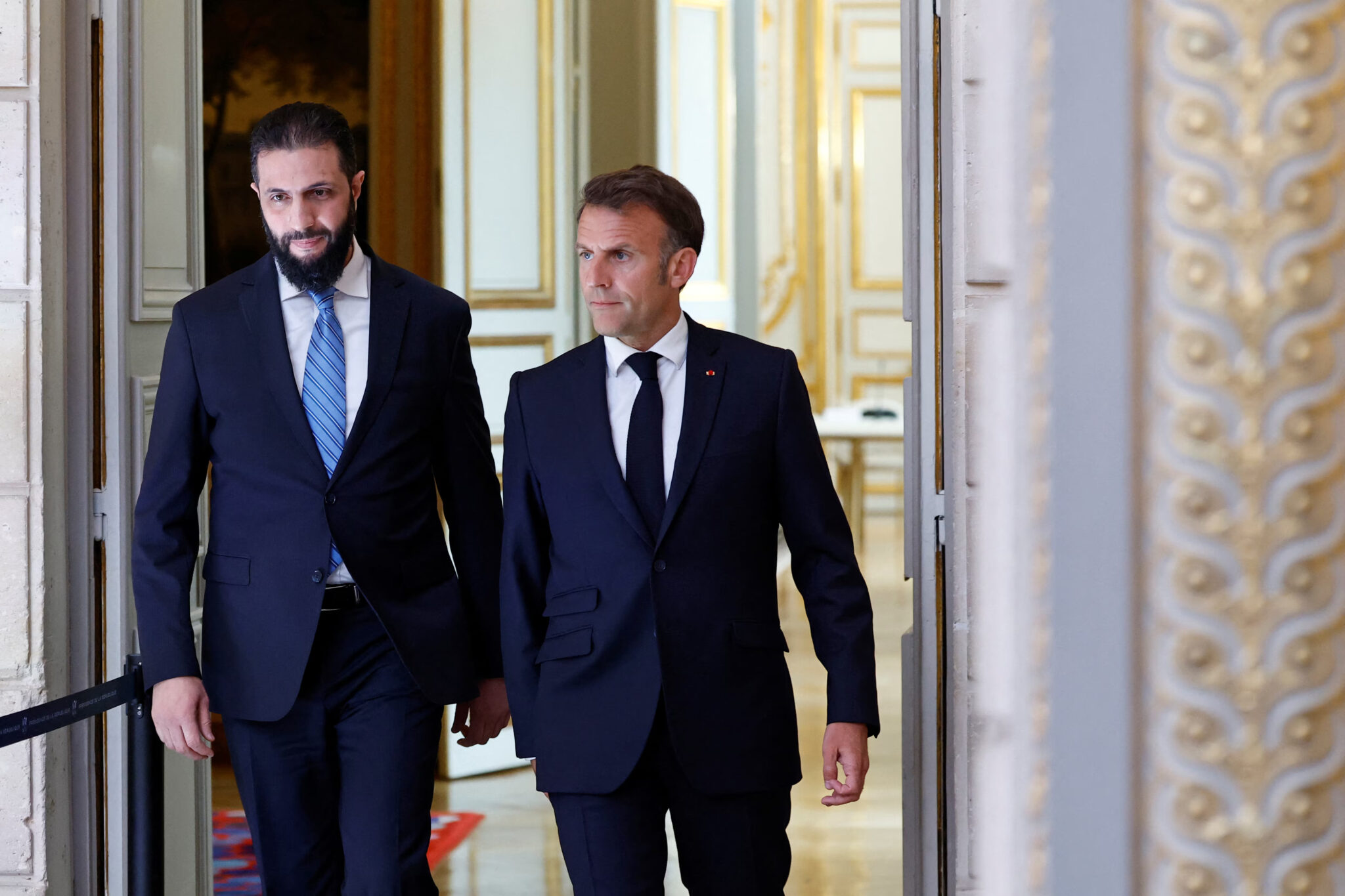 Macron se reúne con el presidente de Siria vinculado a Al-Qaeda mientras embarga armas a Israel y ataca a Netanyahu