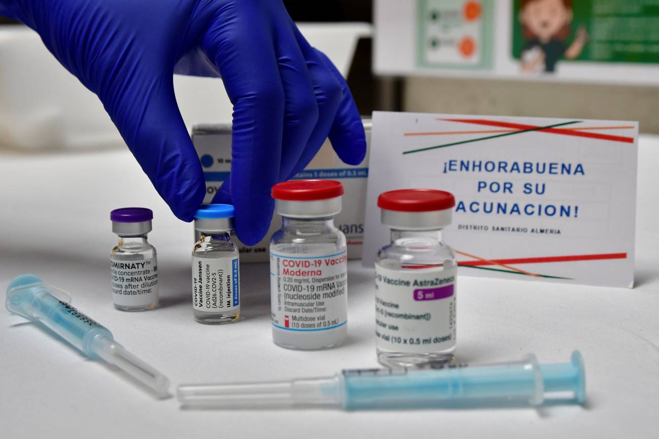 El Departamento de Salud de los Estados Unidos ordena a Pfizer y Moderna que incluyan el riesgo de miocarditis entre sus advertencias