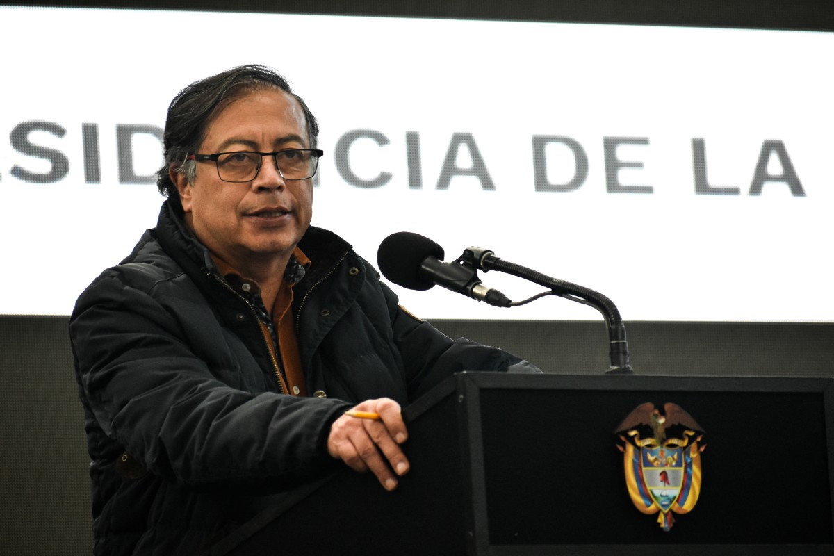 Petro amenaza con una huelga nacional si el Senado no aprueba su consulta popular: «Si me van a echar por eso, estalla la revolución»