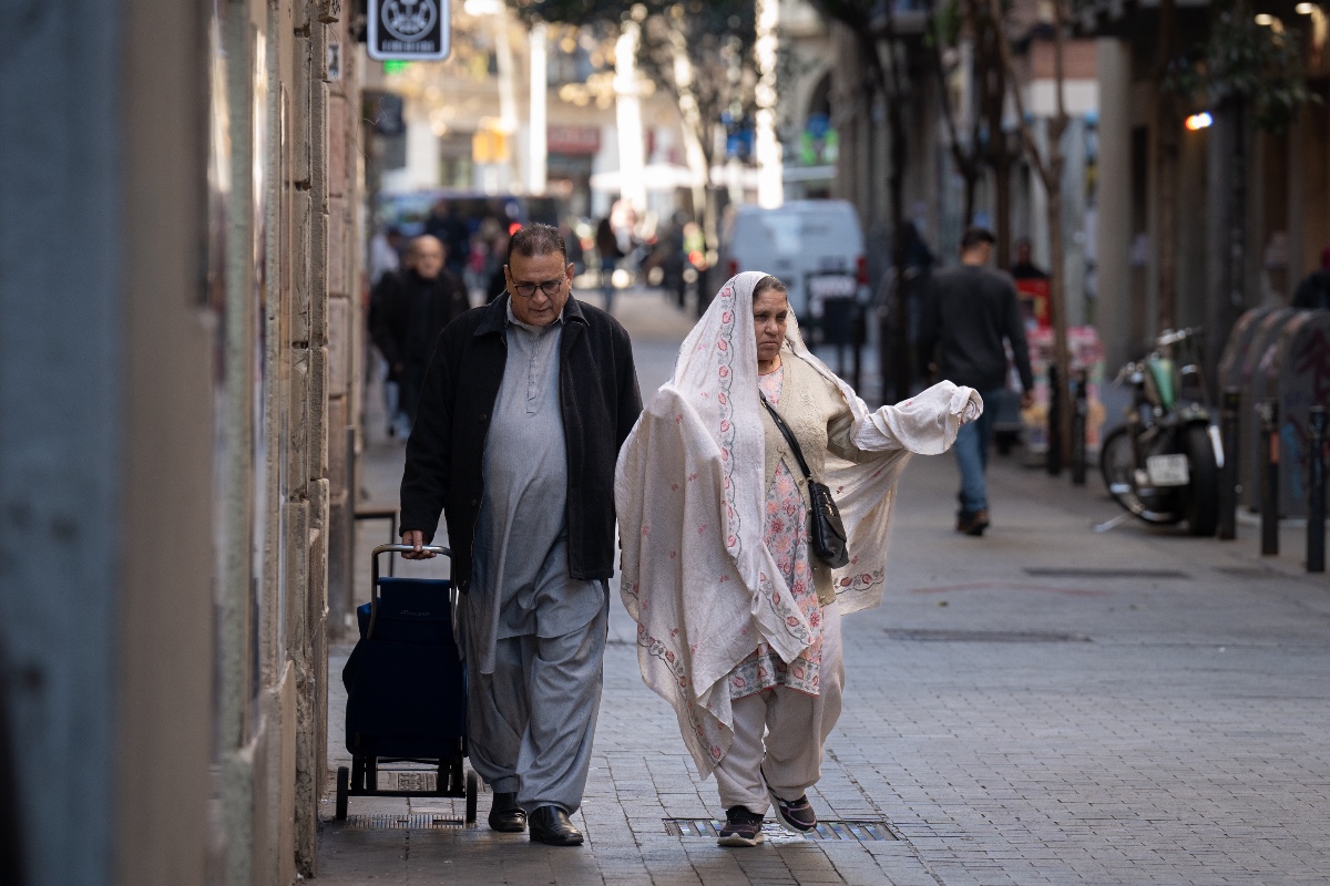 Cataluña pierde población nacional mientras crece el número de residentes extranjeros