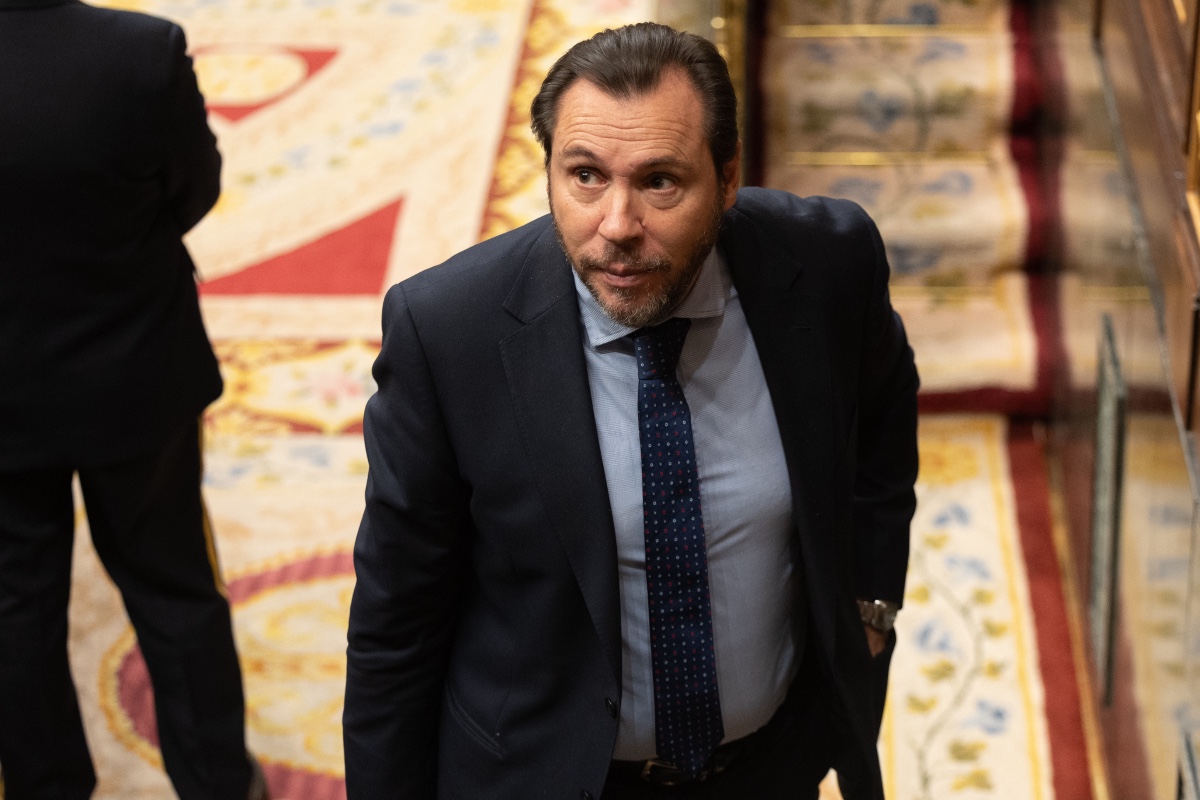 VOX exige la destitución inmediata del ministro Puente por su «incapacidad» y su inacción ante las deficiencias en Transportes