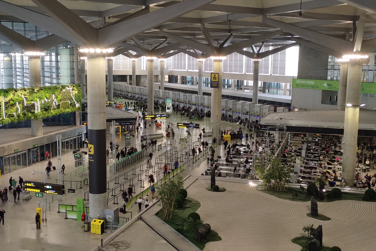 VOX pide en el Congreso «el desalojo inmediato» de las personas sin hogar «que ocupan» el aeropuerto de Málaga