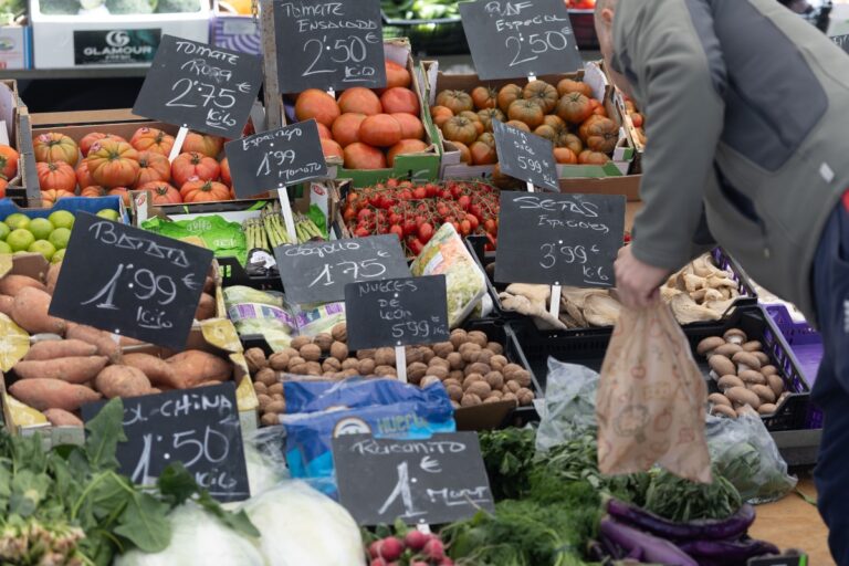 La cesta de la compra vuelve a dispararse: huevos, hortalizas, café y frutas tropicales encabezan las mayores subidas alimentarias del último año