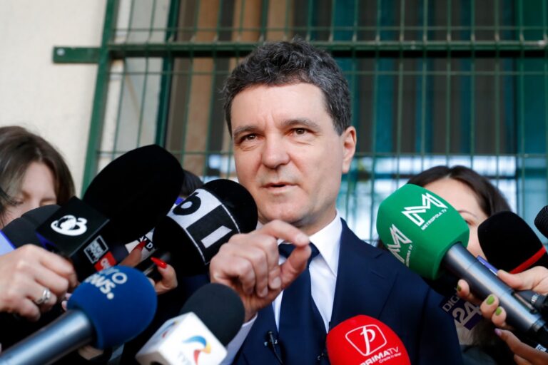 El Constitucional rumano valida las elecciones y confirma a Dan como presidente electo