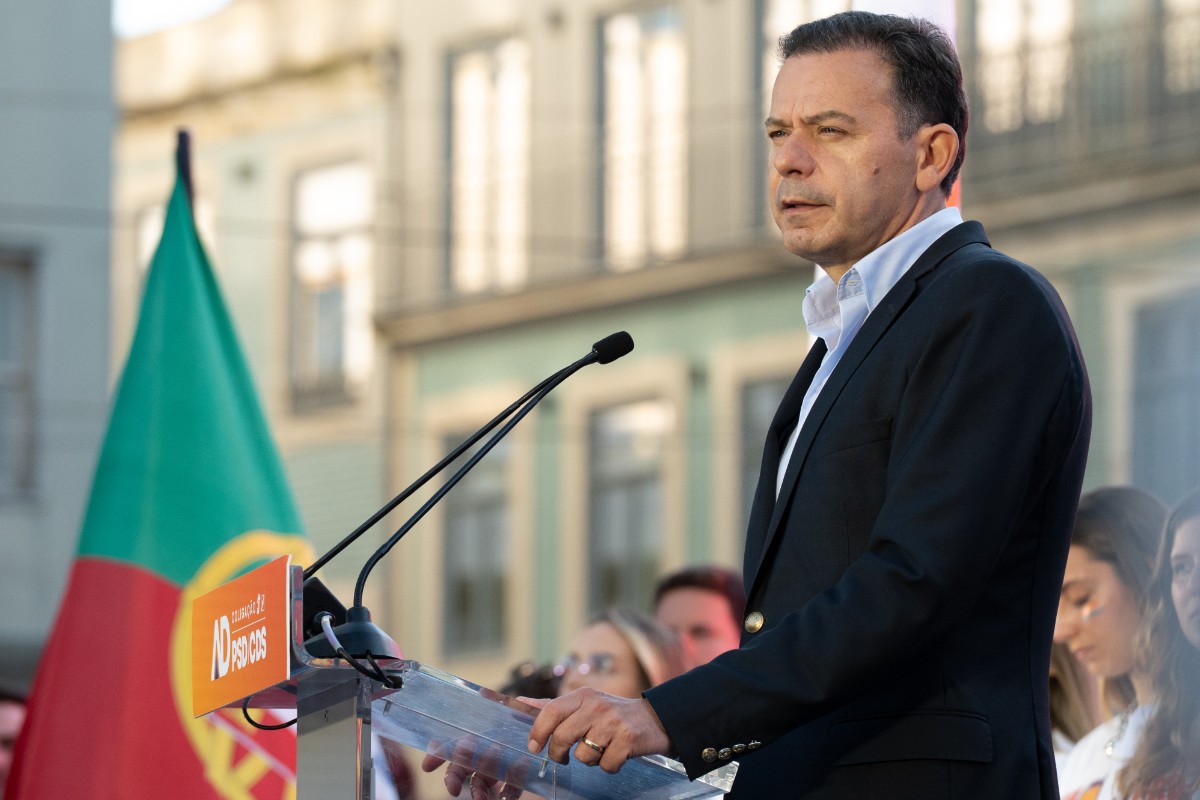 El presidente de Portugal inicia consultas con vistas a un posible gobierno en minoría