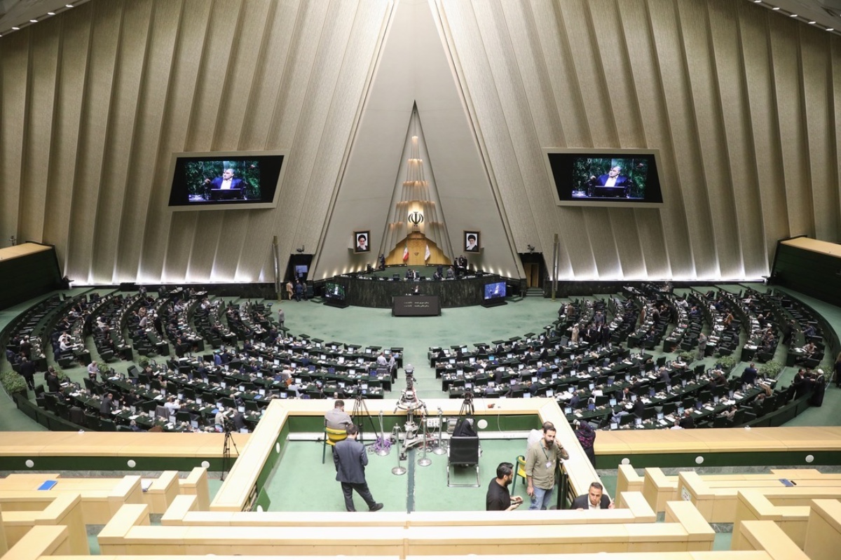 El Parlamento de Irán aprueba el acuerdo de asociación estratégica con Rusia