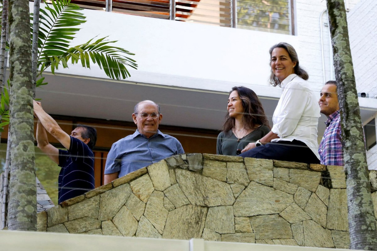 Salen de Venezuela los cinco colaboradores de María Corina Machado que permanecían asilados en la Embajada de Argentina en Caracas