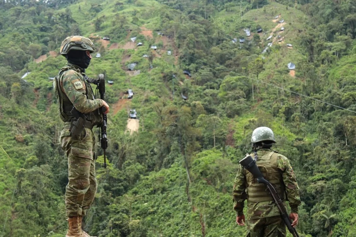 El Gobierno de Ecuador despliega a 1.500 soldados en la región amazónica de Alto Punino tras el asesinato de 11 militares
