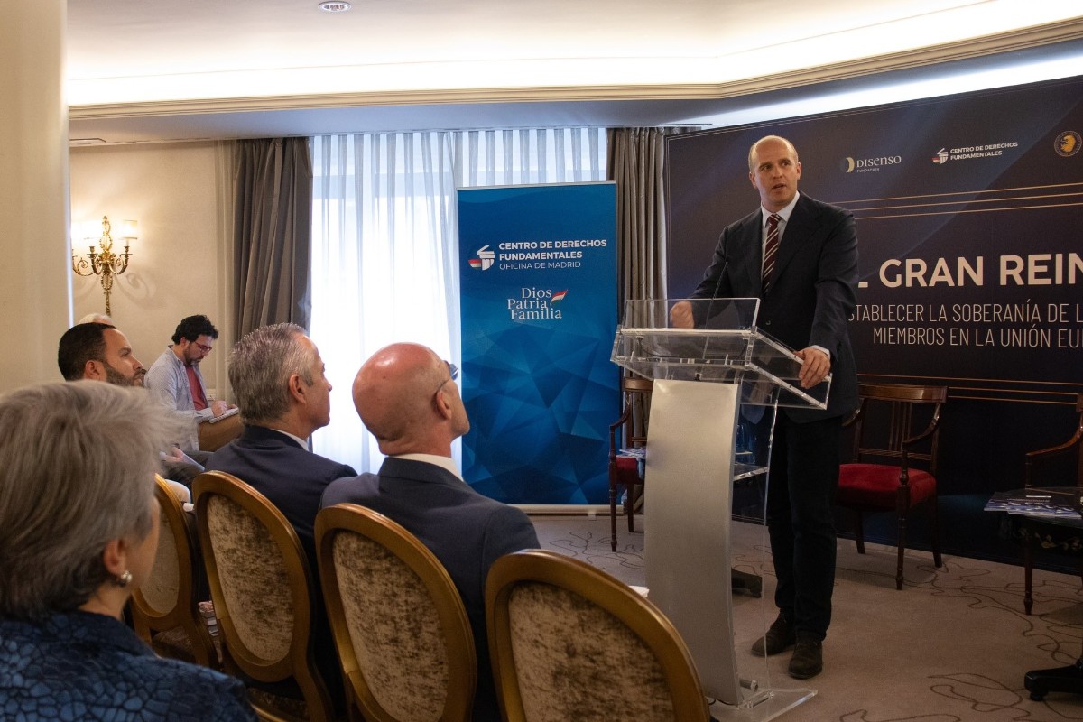 Un informe presentado en Madrid plantea una «reconstrucción» de las instituciones de Bruselas para «restablecer» la soberanía de las naciones
