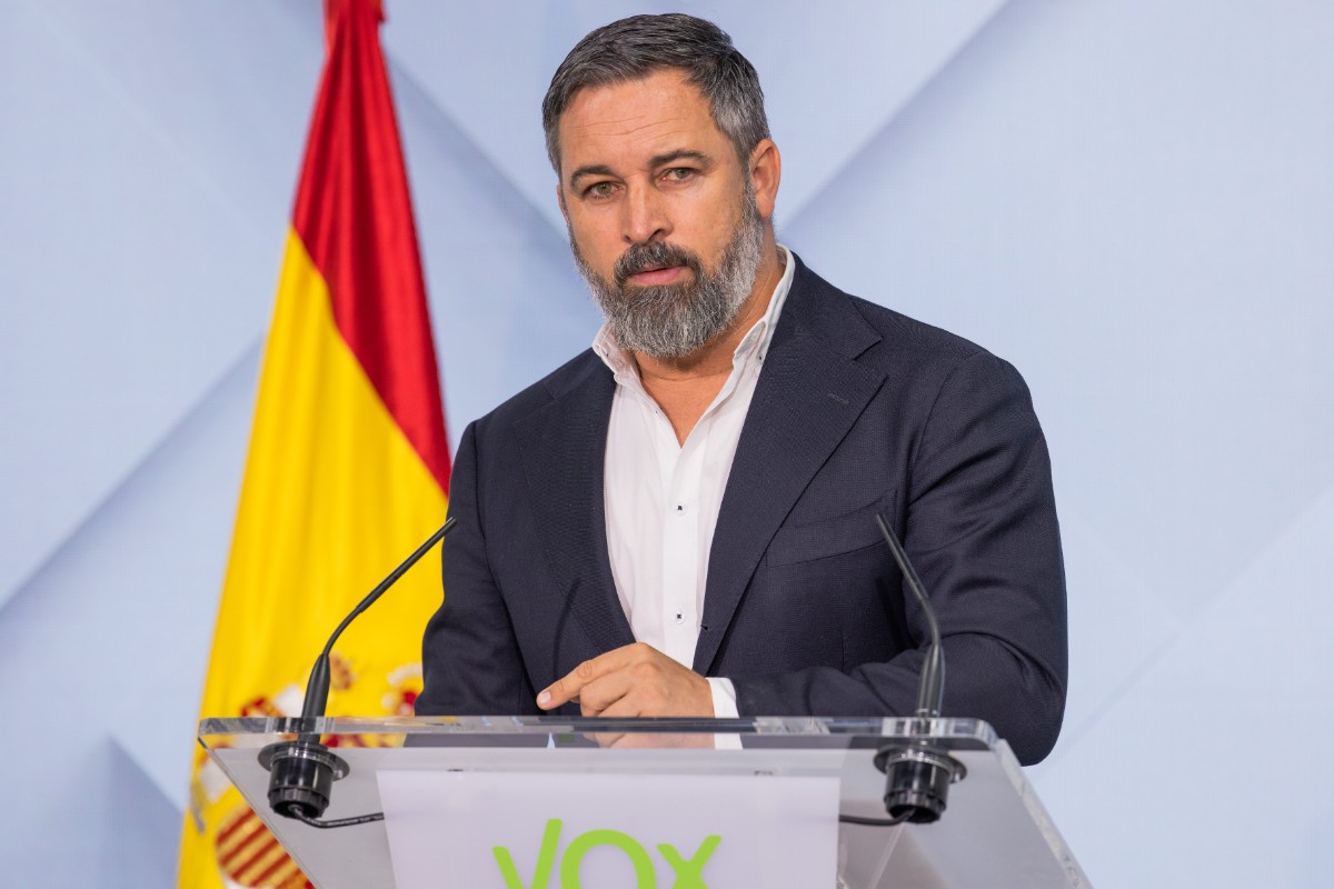 Santiago Abascal denuncia los «crímenes salvajes» de «los invitados por el bipartidismo» tras la agresión con material combustible de un marroquí a una joven en Canarias