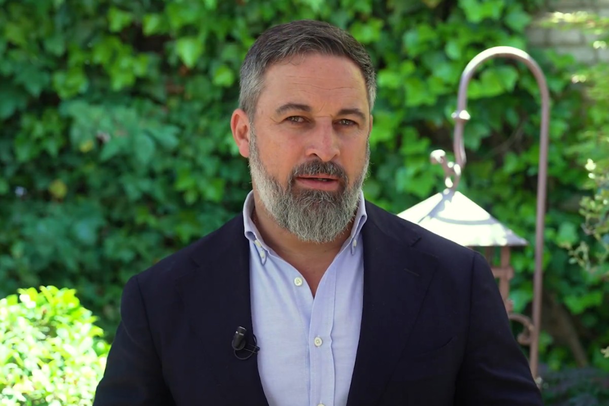 Abascal llama al pueblo rumano que vive y trabaja en España a votar al patriota Simion: «Tenéis una oportunidad para recuperar la soberanía»