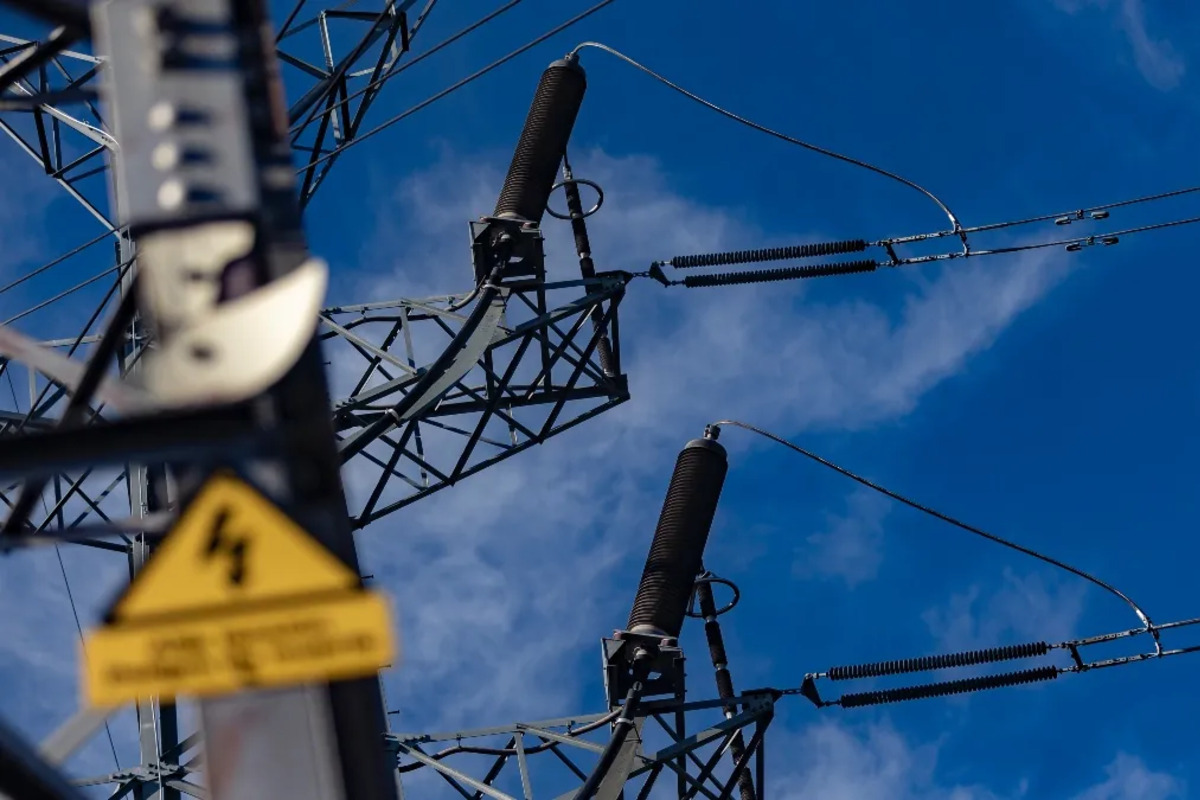 El operador francés de redes dice que las renovables son un riesgo para la estabilidad del sistema eléctrico y pudieron causar el apagón