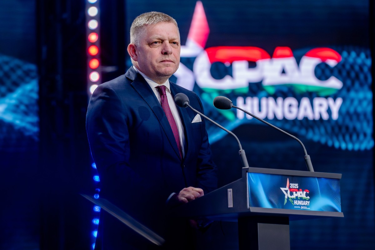 El primer ministro de Eslovaquia profetiza un futuro peligroso si se castiga la disidencia: «Es el fin del proyecto europeo»