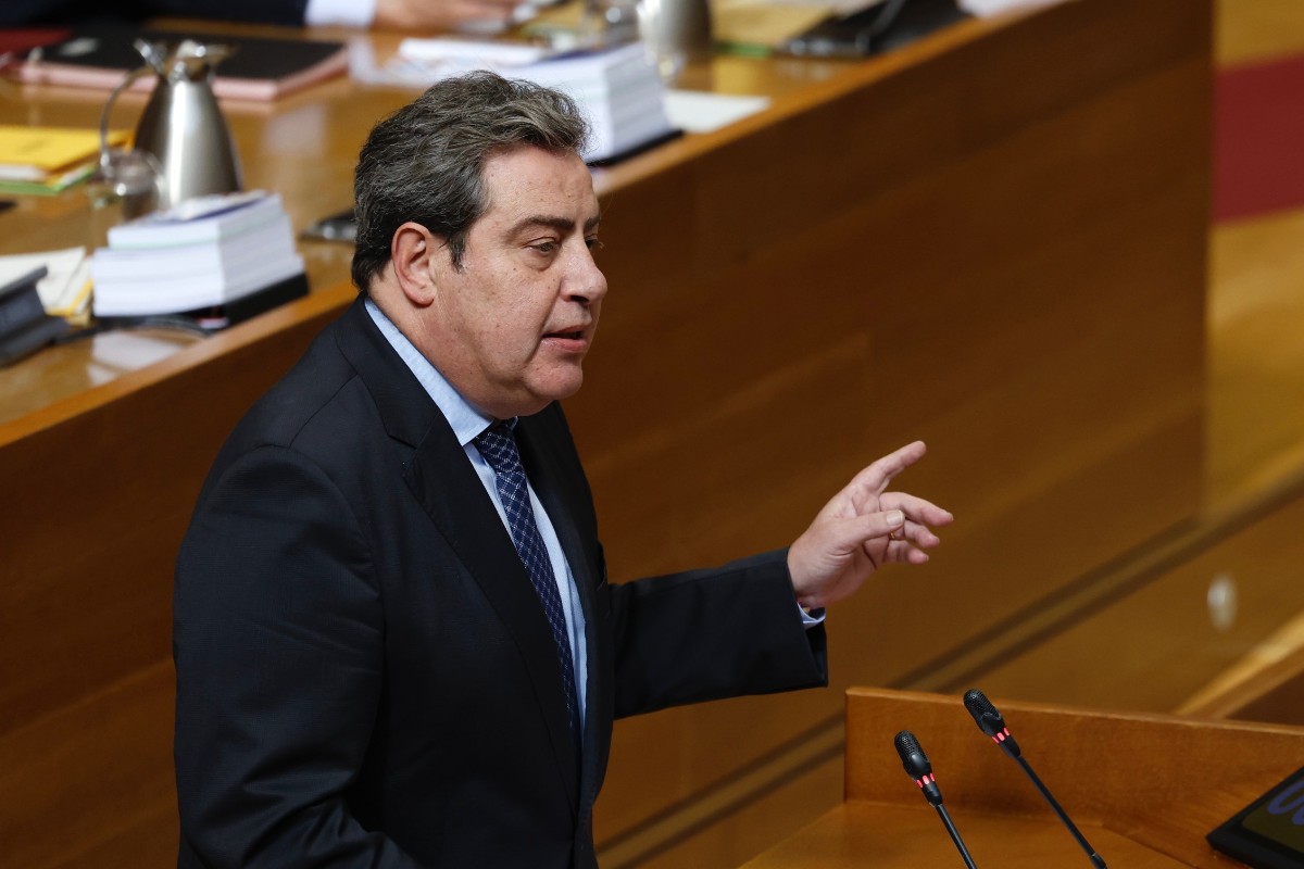 VOX logra que la Comunidad Valenciana elimine las subvenciones a la Agenda 2030, la memoria histórica y las ONG que alientan la inmigración ilegal