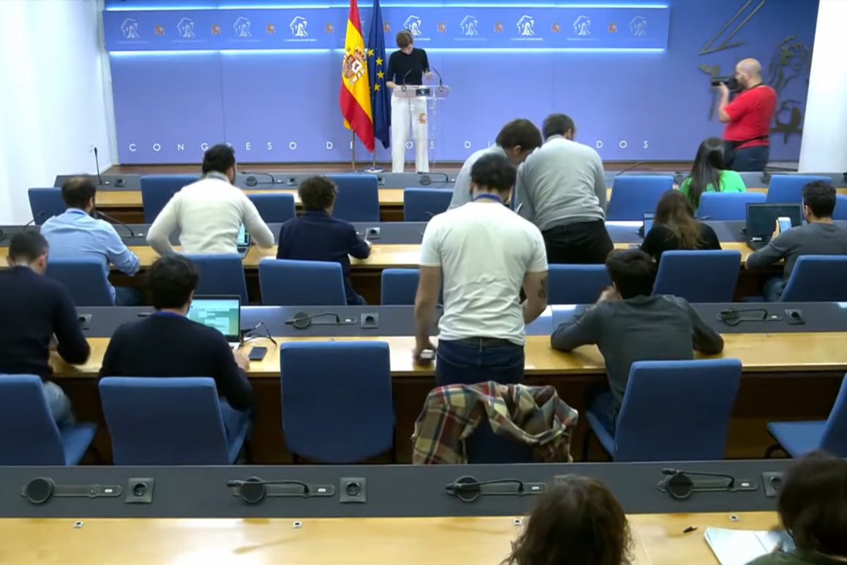El Gobierno de Sánchez presentará este martes una Reforma del Reglamento para amordazar y expulsar del Congreso a los periodistas disidentes