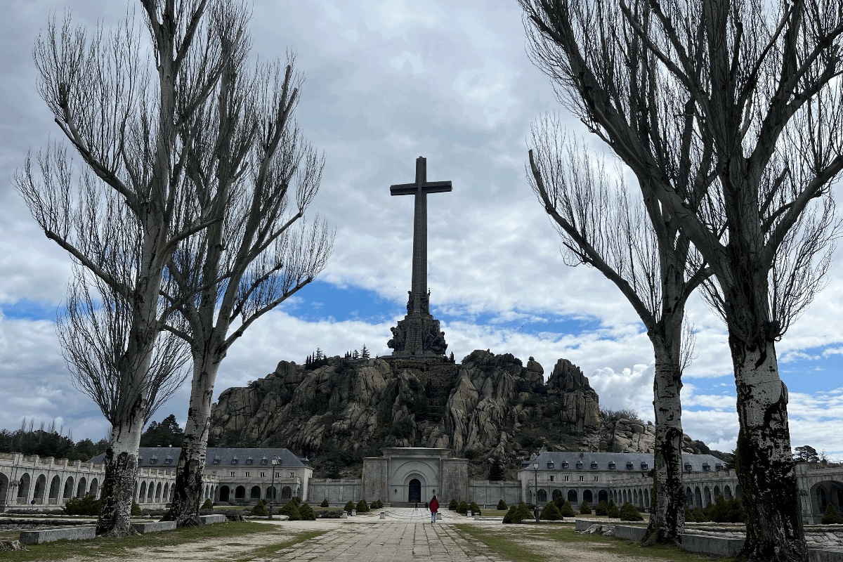 Más de 30.000 firmas a la Comunidad de Madrid para que Ayuso nombre BIC el Valle de los Caídos