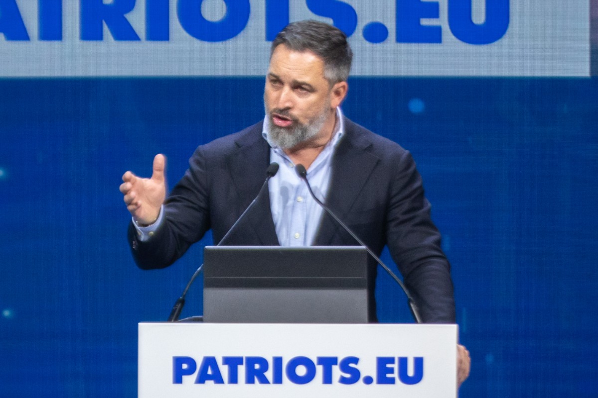Abascal viaja al encuentro de Patriots en Francia para conmemorar el resultado de las elecciones europeas de 2024
