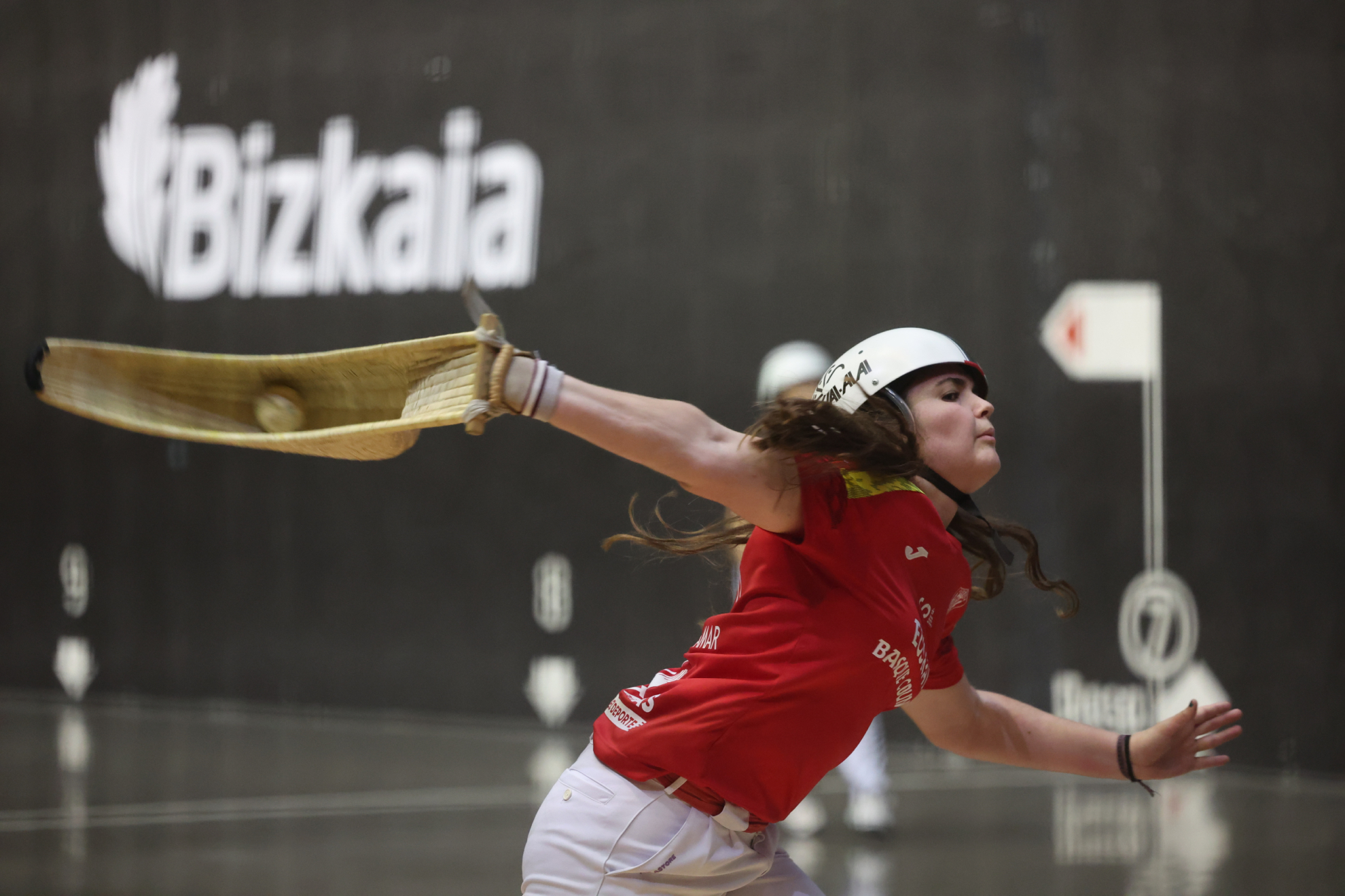Dos vascas que prefirieron jugar con España arrasan ante el País Vasco en el primer duelo oficial entre selecciones de cesta punta