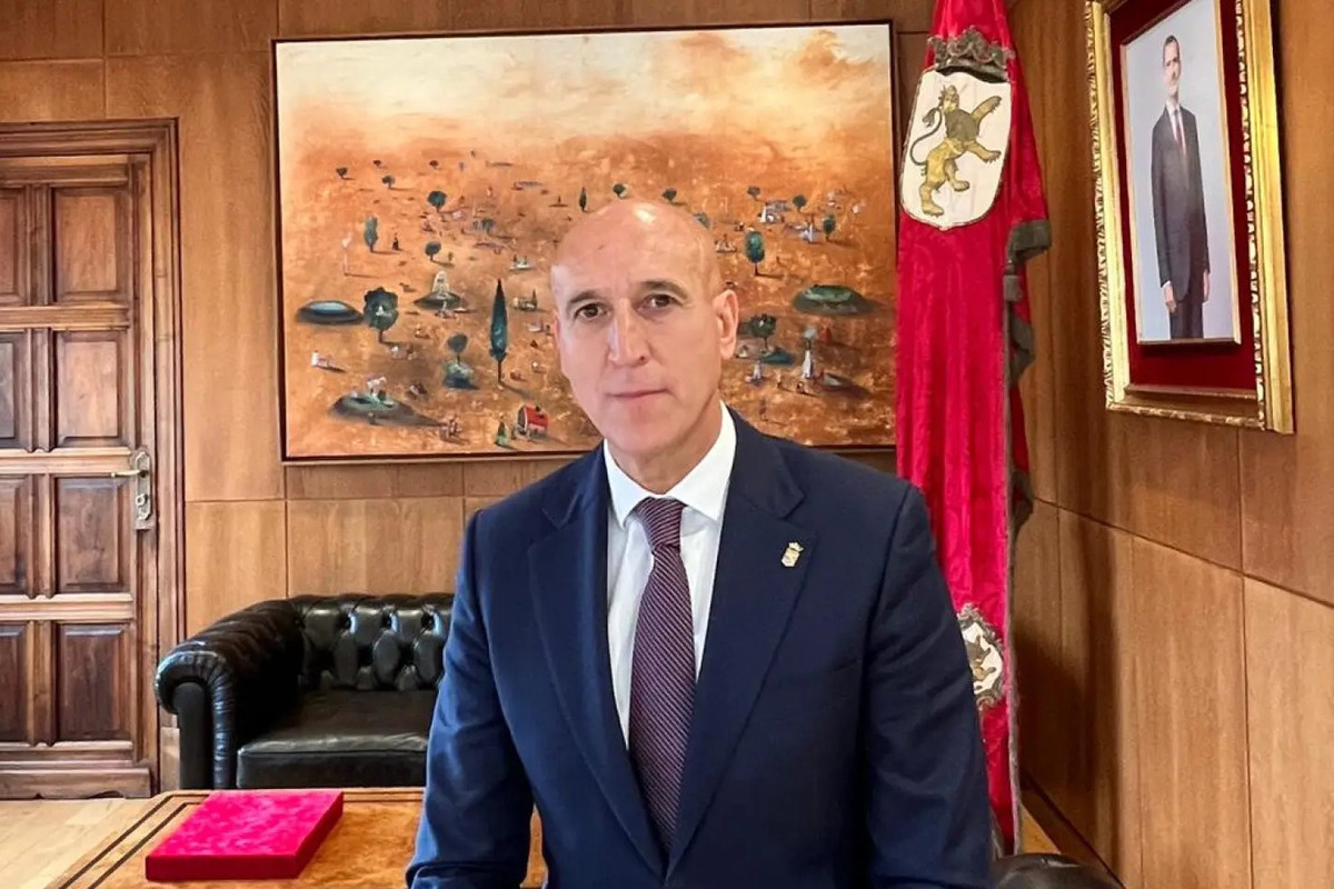 El alcalde de León acusa a Santos Cerdán de perpetrar un fraude electoral para derrocarle: «Engordó el censo electoral con 200 fichas irregulares»