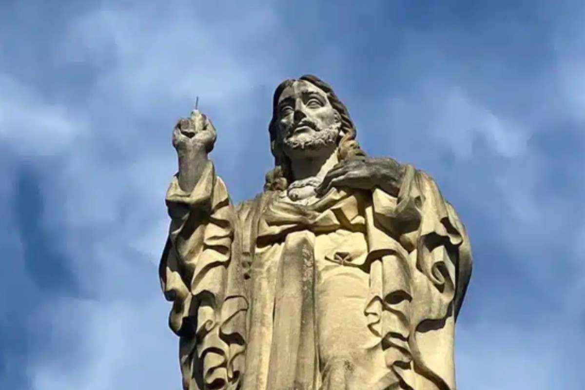 Vecinos de San Sebastián se rebelan contra Bildu y Podemos: «El monumento al Sagrado Corazón es un símbolo espiritual, nos ilumina a todos»
