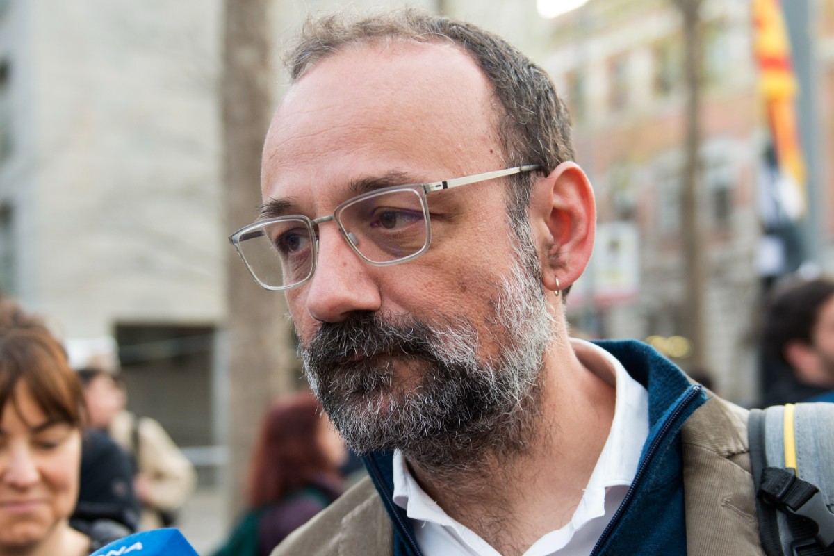 Benet Salellas, exdiputado de la CUP y abogado de yihadistas y del golpista Cuixart, asumirá la defensa de Santos Cerdán
