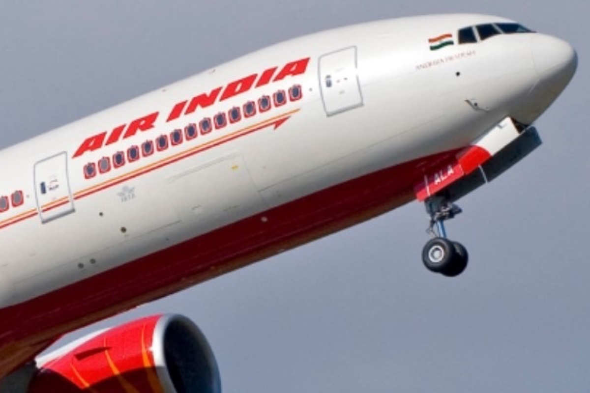 Un avión de Air India con destino a Londres se estrella en India poco después de despegar de Ahmedabad