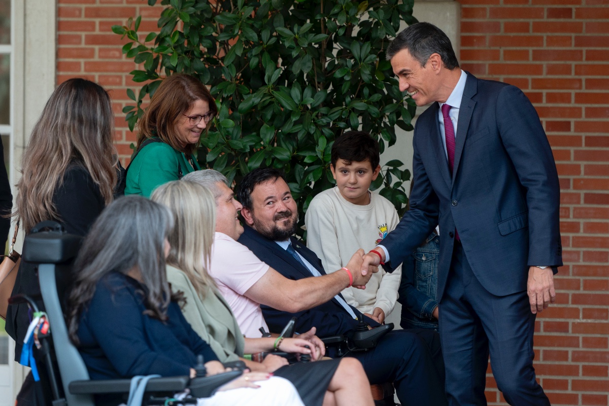 Pacientes con ELA denuncian abandono y falta de financiación: «Sin ayudas suficientes, se ven obligados a asumir grandes costes o morir»