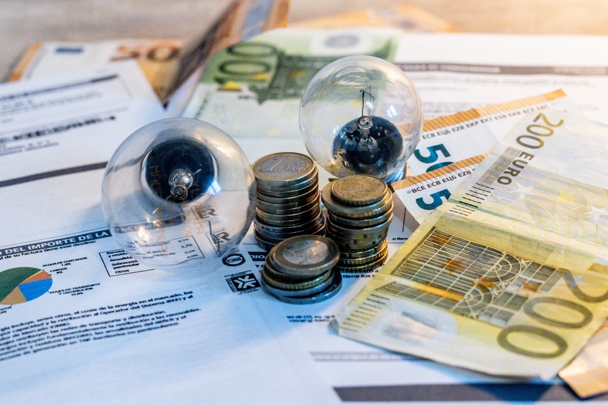El apagón incrementa hasta en ocho euros al mes la factura eléctrica de los hogares españoles