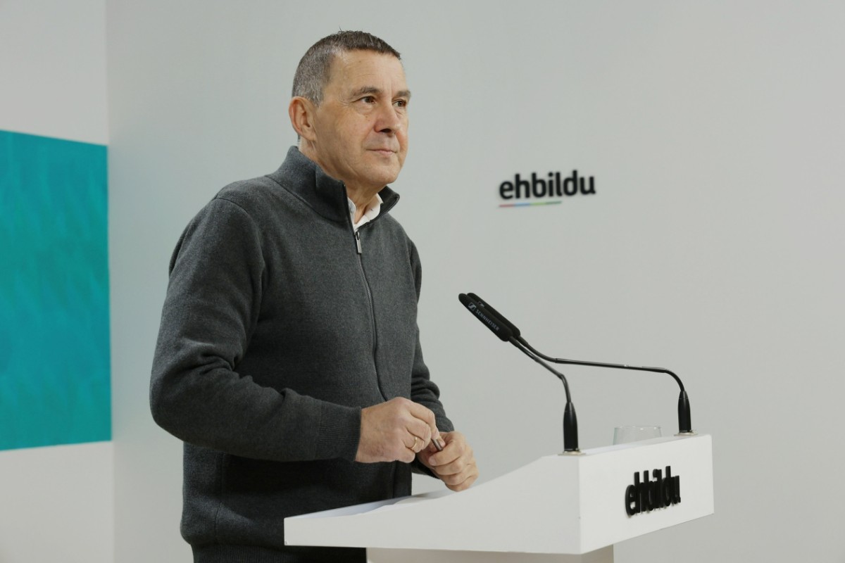 Otegui pide al PSOE «absoluta transparencia y honestidad» para abordar los casos de corrupción