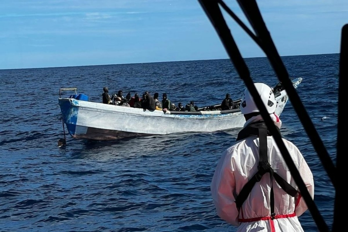 España ya recibe inmigrantes ilegales de Somalia, Pakistán y Bangladés que no pueden llegar a Italia por las restricciones migratorias de Meloni