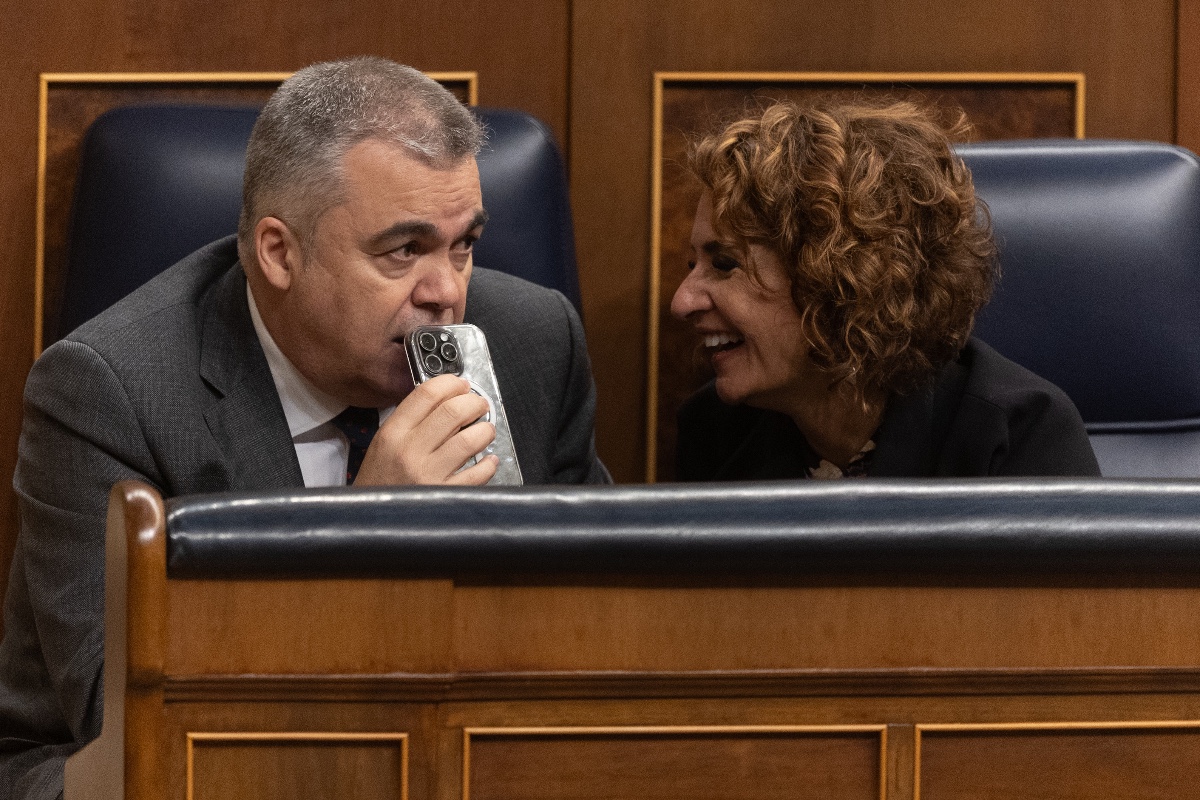 María Jesús Montero también se victimiza y se declara «profundamente traicionada» por Santos Cerdán