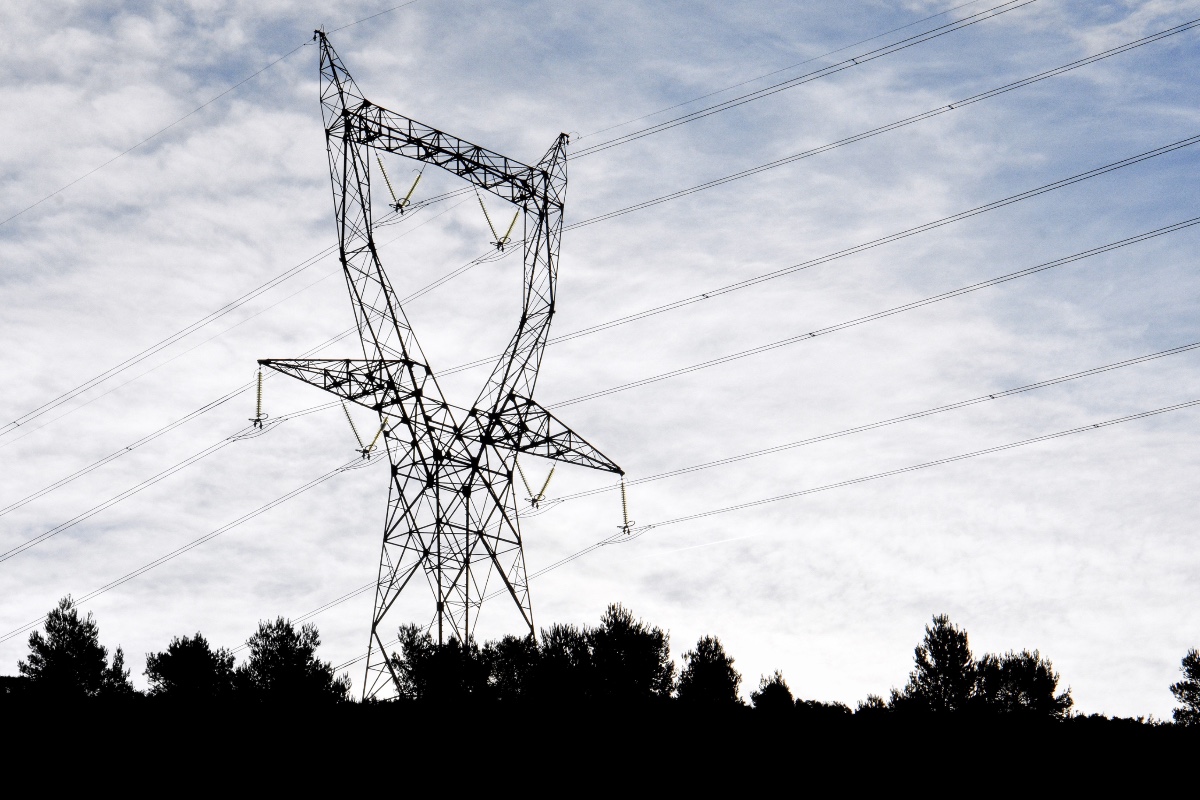 Los costes del sistema eléctrico aumentaron casi un 60% en mayo por las medidas de refuerzo tras el apagón