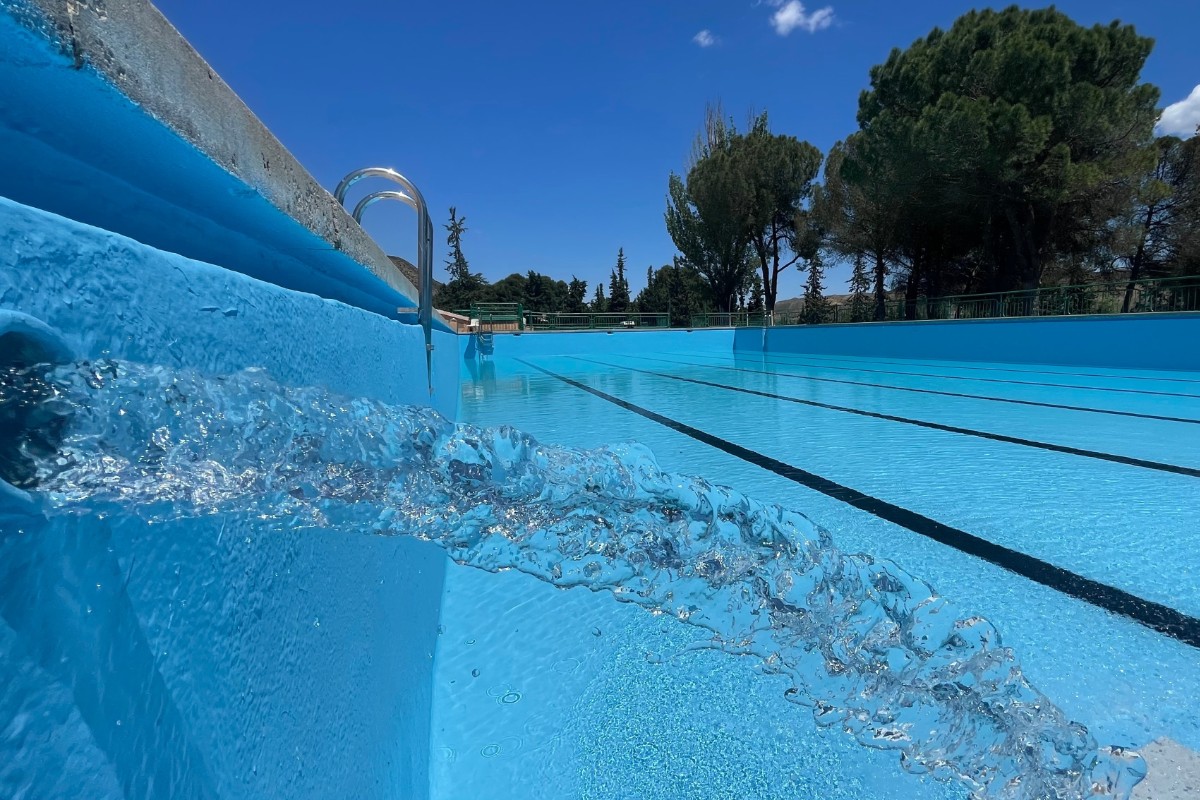 Cuchillos, reyertas y evacuación de instalaciones en el primer fin de semana de apertura de las piscinas públicas en Alemania
