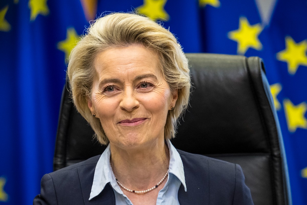 Bruselas financió a ONG «climáticas» para atacar a empresas y dinamitar la soberanía industrial desde dentro