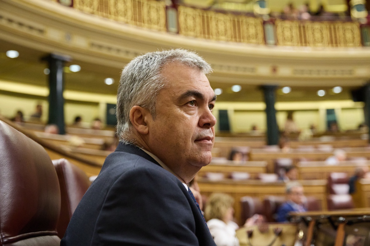 Santos Cerdán se resiste a entregar el acta de diputado y se atrinchera al aforamiento ante los casos de corrupción que le asolan