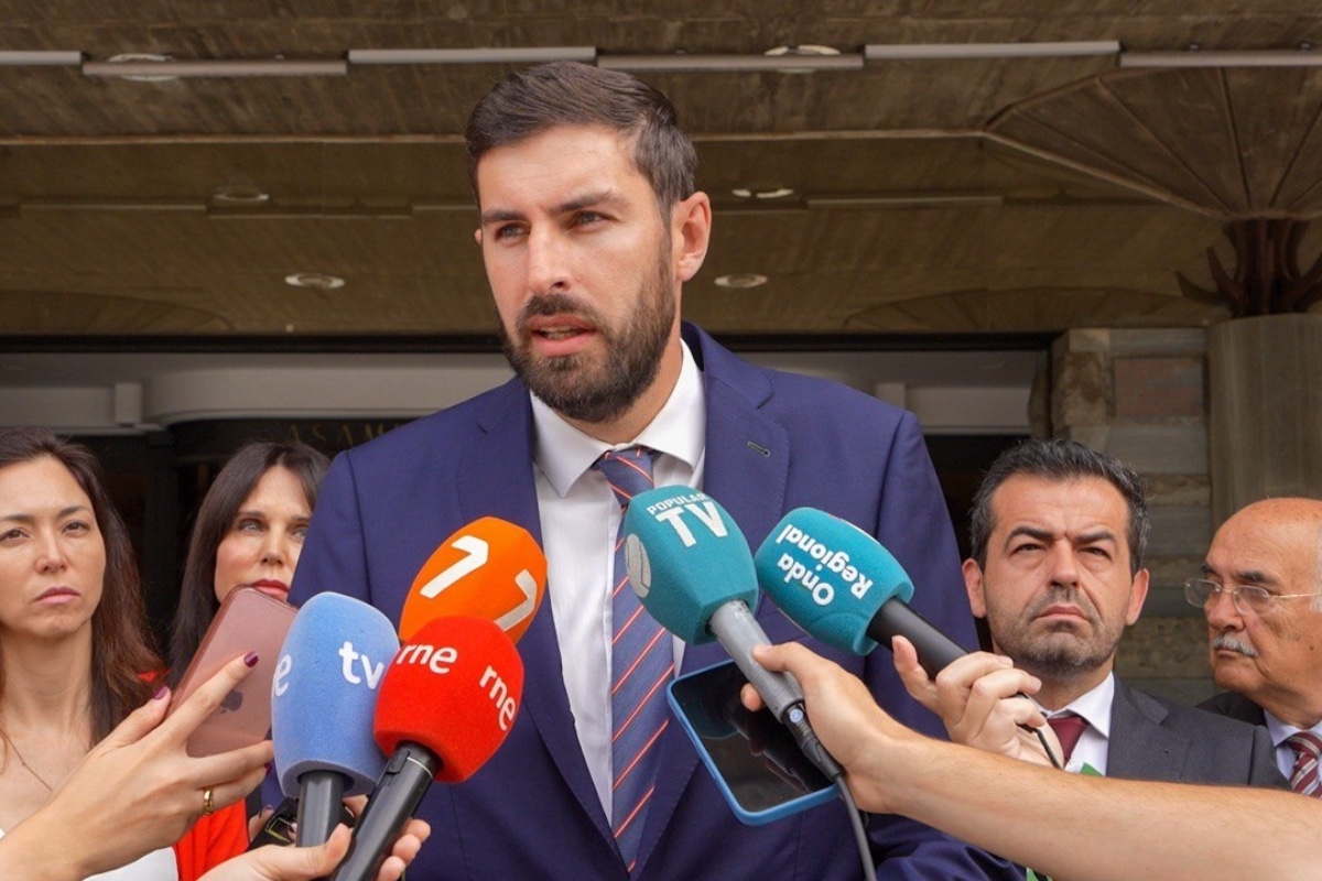 VOX propone una comisión de investigación en la Asamblea de Murcia sobre las «mordidas socialistas en las obras del AVE»
