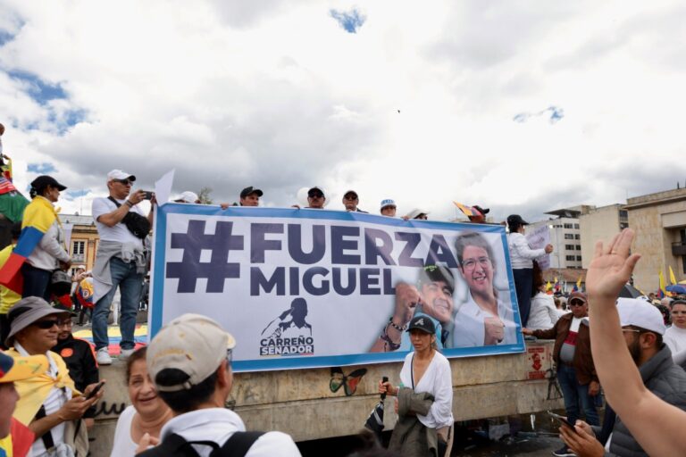 El senador colombiano Miguel Uribe permanece «estable» tras someterse a una nueva intervención quirúrgica