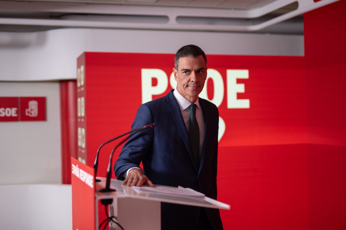 Sánchez envía una carta a la militancia en la que denuncia una operación de «demolición moral»